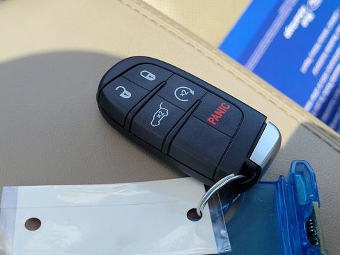 Used 2019 Jeep Grand Cherokee Overland AWD/4WD image 33