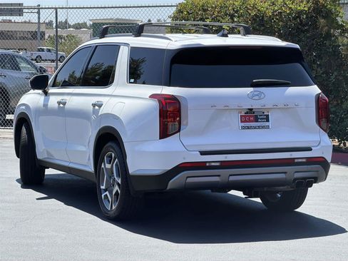 Used 2024 Hyundai Palisade SEL FWD image 5