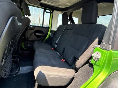Used 2018 Jeep Wrangler Unlimited Rubicon AWD/4WD image 16