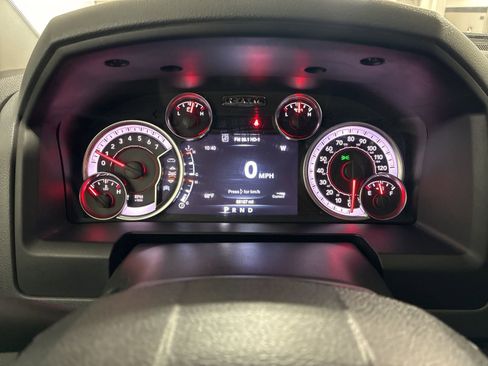 Used 2020 RAM 1500 Classic SLT w/ Luxury Group image 21