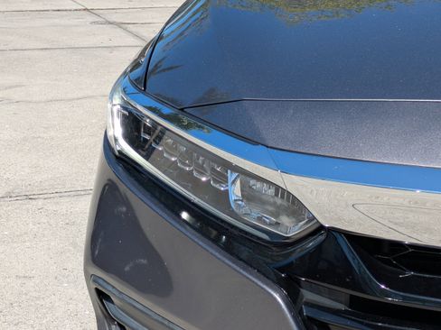 Used 2019 Honda Accord LX image 9