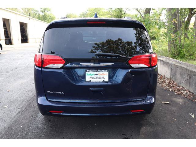 Used 2017 Chrysler Pacifica Touring FWD image 8