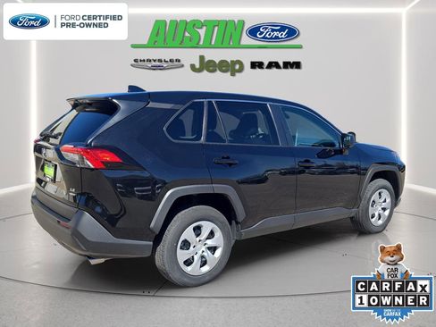Used 2024 Toyota RAV4 LE AWD/4WD image 5