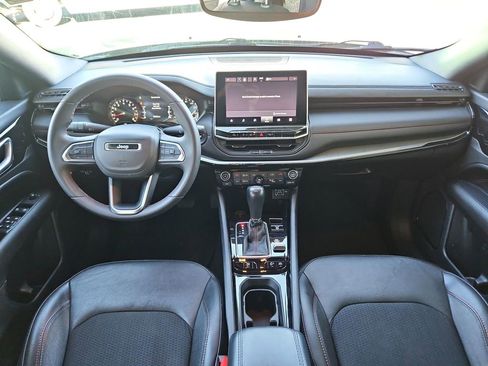 Used 2023 Jeep Compass Trailhawk image 9