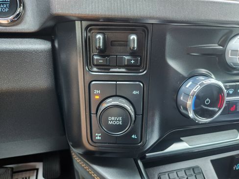 Used 2024 Ford F350 Platinum image 30