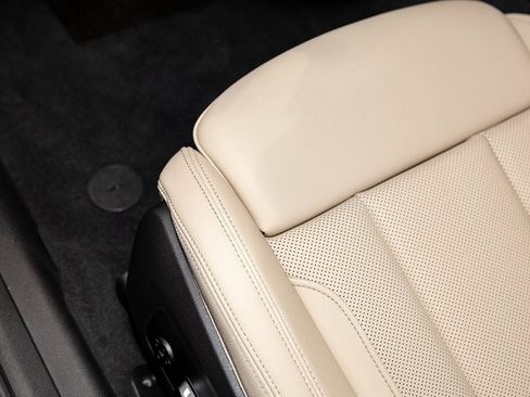 Used 2026 BMW 330i xDrive Sedan w/ Premium Package image 16