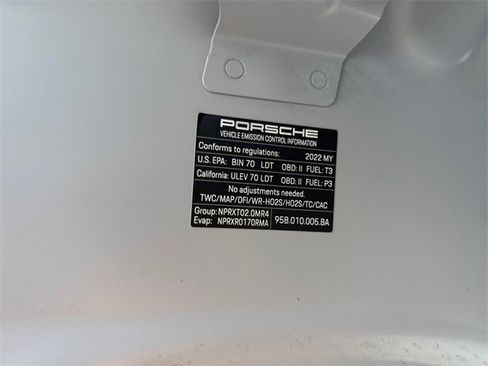 Used 2022 Porsche Macan image 30