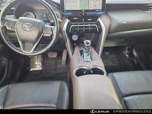 Used 2021 Toyota Venza XLE image 27