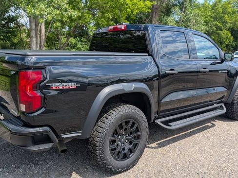 Used 2024 Chevrolet Colorado Trail Boss w/ Advanced Trailering Package AWD/4WD image 4
