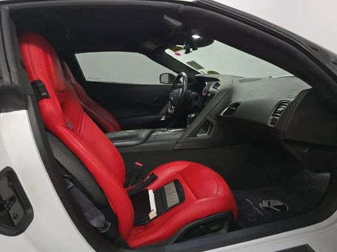 Used 2015 Chevrolet Corvette Stingray Coupe image 8
