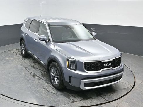 Used 2024 Kia Telluride LX image 28