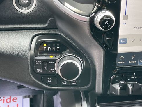 Used 2023 RAM 1500 Big Horn AWD/4WD image 36