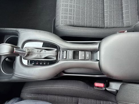 Used 2025 Honda HR-V LX image 19