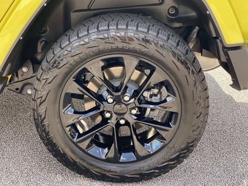 Used 2022 Jeep Wrangler Unlimited Sahara w/ Cold Weather Group AWD/4WD image 14