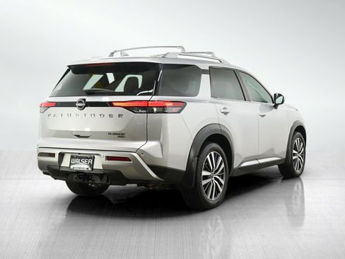 Used 2022 Nissan Pathfinder Platinum w/ Cargo Package AWD/4WD image 5