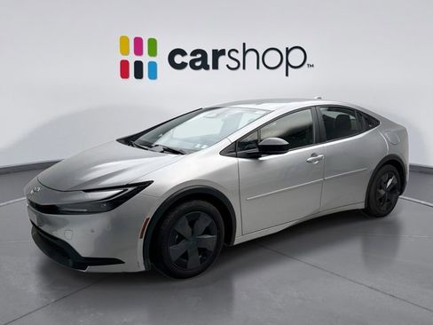 Used 2024 Toyota Prius LE image 1