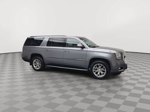 Used 2018 GMC Yukon XL SLT w/ Open Road Package AWD/4WD image 47