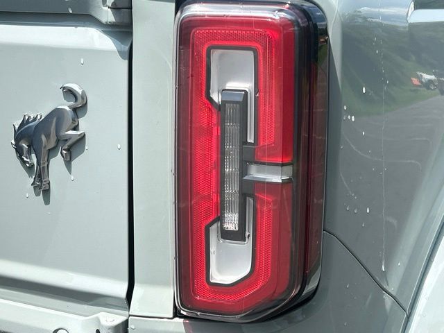 Used 2022 Ford Bronco Outer Banks AWD/4WD image 14