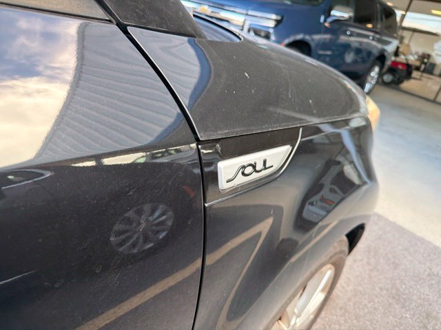 Used 2016 Kia Soul ! w/ Premium Package FWD image 4