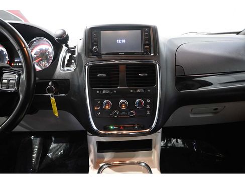 Used 2020 Dodge Grand Caravan SXT FWD image 24