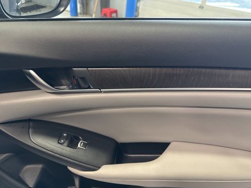 Used 2018 Honda Accord EX-L image 20