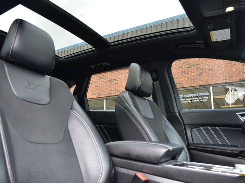 Used 2022 Ford Edge ST w/ Equipment Group 401A image 27