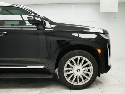 Used 2021 Cadillac Escalade ESV Premium Luxury image 9