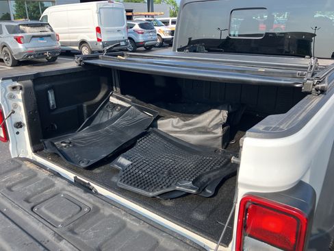 Used 2020 Jeep Gladiator Sport w/ Quick Order Package 24S AWD/4WD image 28