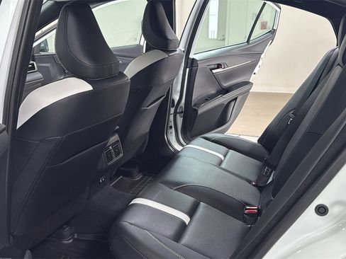 Used 2026 Toyota Camry SE w/ Multimedia Upgrade Package image 15