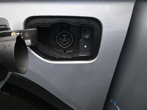 Used 2023 Jeep Grand Cherokee 4WD 4xe image 16