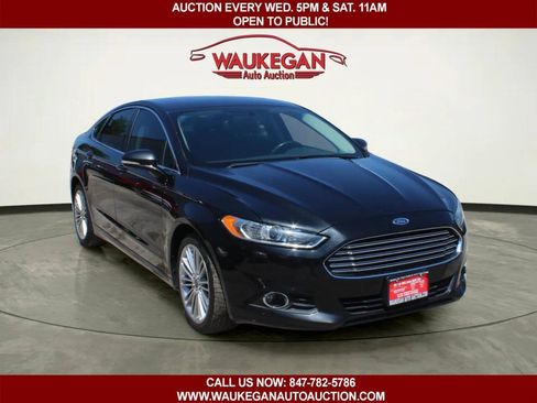 Used 2015 Ford Fusion SE w/ Equipment Group 202A FWD image 3