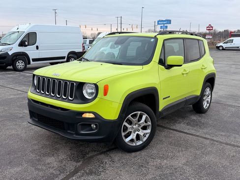 Used 2017 Jeep Renegade Latitude w/ Cold Weather Group image 1