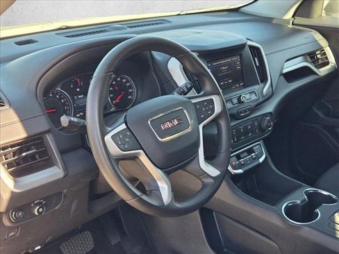 Used 2024 GMC Terrain SLE image 9