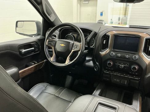 Used 2019 Chevrolet Silverado 1500 High Country w/ Technology Package image 17
