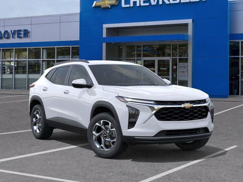 New 2025 Chevrolet Trax LT w/ Driver Confidence Package image 7