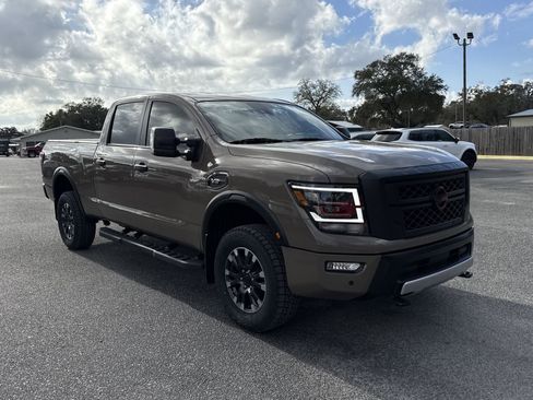 Used 2024 Nissan Titan PRO-4X image 5