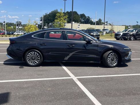 Certified 2024 Hyundai Sonata Limited FWD image 2