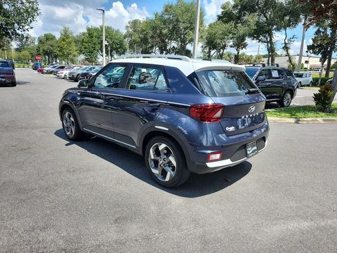 Certified 2024 Hyundai Venue Limited FWD image 3