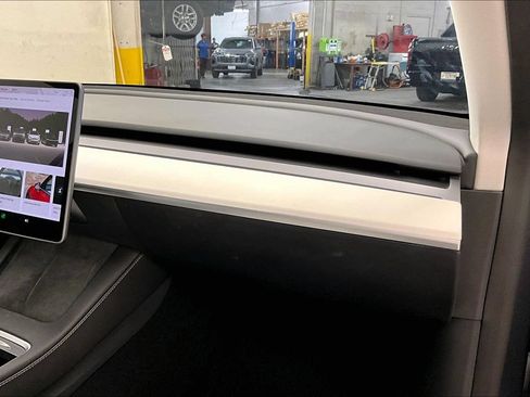 Used 2023 Tesla Model Y Long Range AWD/4WD image 15
