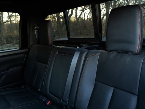 Used 2024 Nissan Titan PRO-4X w/ Pro-4x Convenience Package image 20