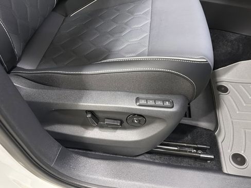 Certified 2026 Volkswagen Tiguan SEL R-Line image 37