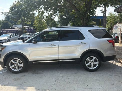 Used 2016 Ford Explorer XLT AWD/4WD image 2