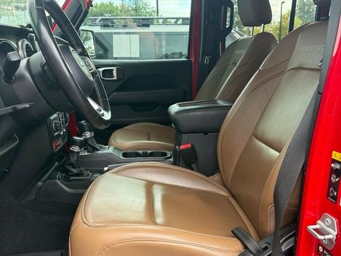 Used 2021 Jeep Gladiator Rubicon AWD/4WD image 8