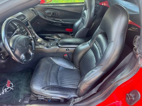 Used 2002 Chevrolet Corvette Convertible w/ Preferred Equipment Group2 RWD image 10