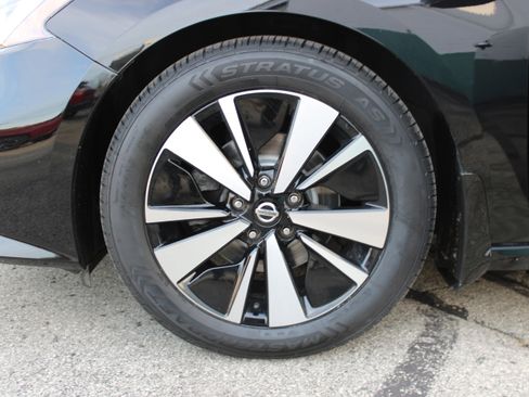 Used 2021 Nissan Altima 2.5 SV w/ SV Premium Package image 31