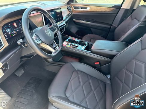 Used 2025 Volkswagen Atlas SE AWD/4WD image 22
