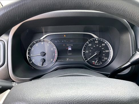Used 2022 Nissan Titan SV RWD image 25