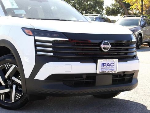 New 2025 Nissan Kicks SV w/ Interior Electronics Package image 3