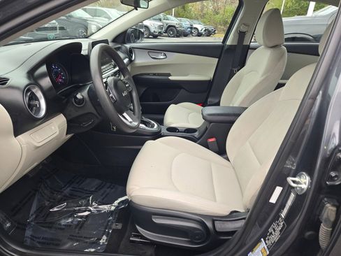 Used 2023 Kia Forte LXS image 19