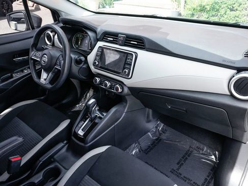 Used 2021 Nissan Versa SV image 31